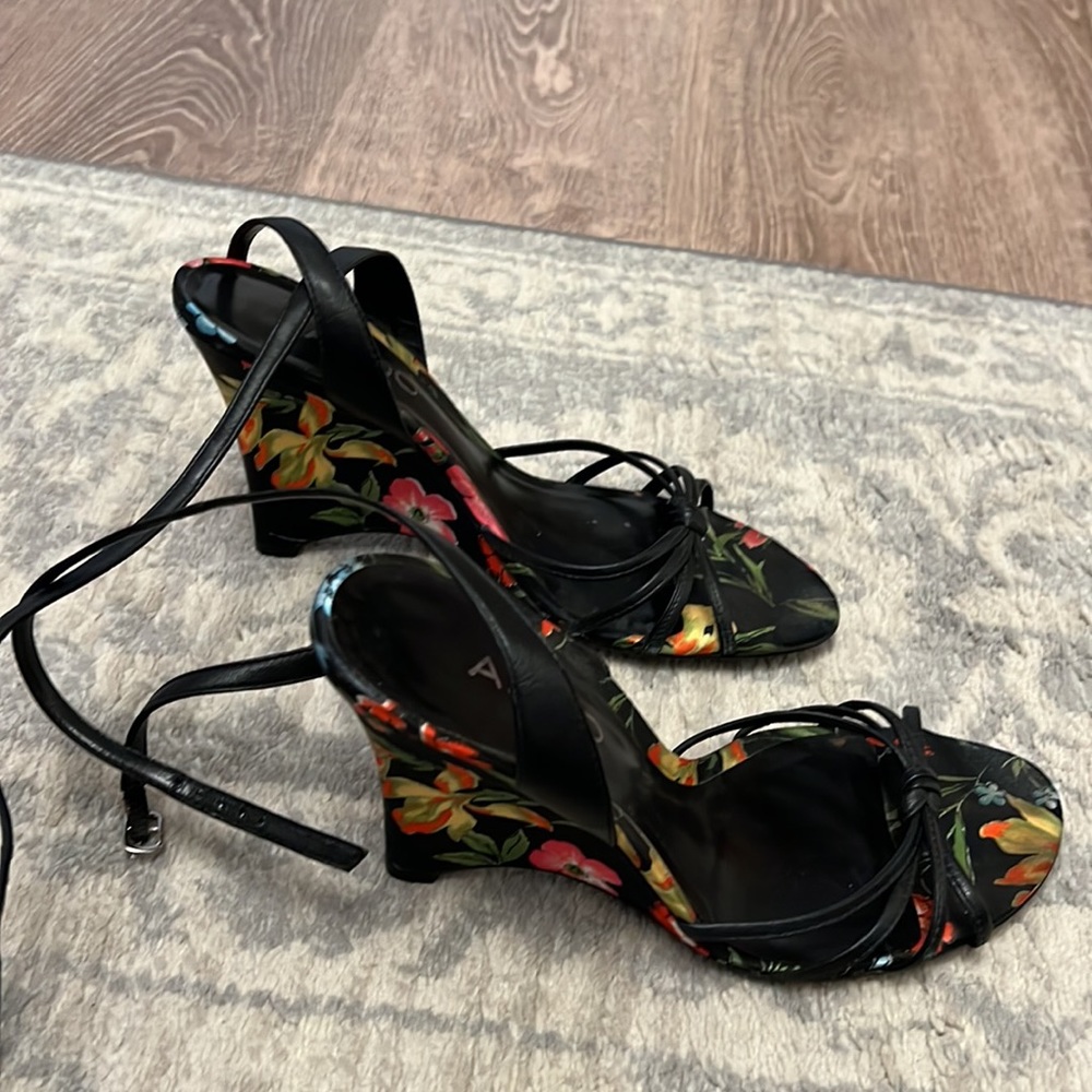 Also wedges - Picture 2 of 4